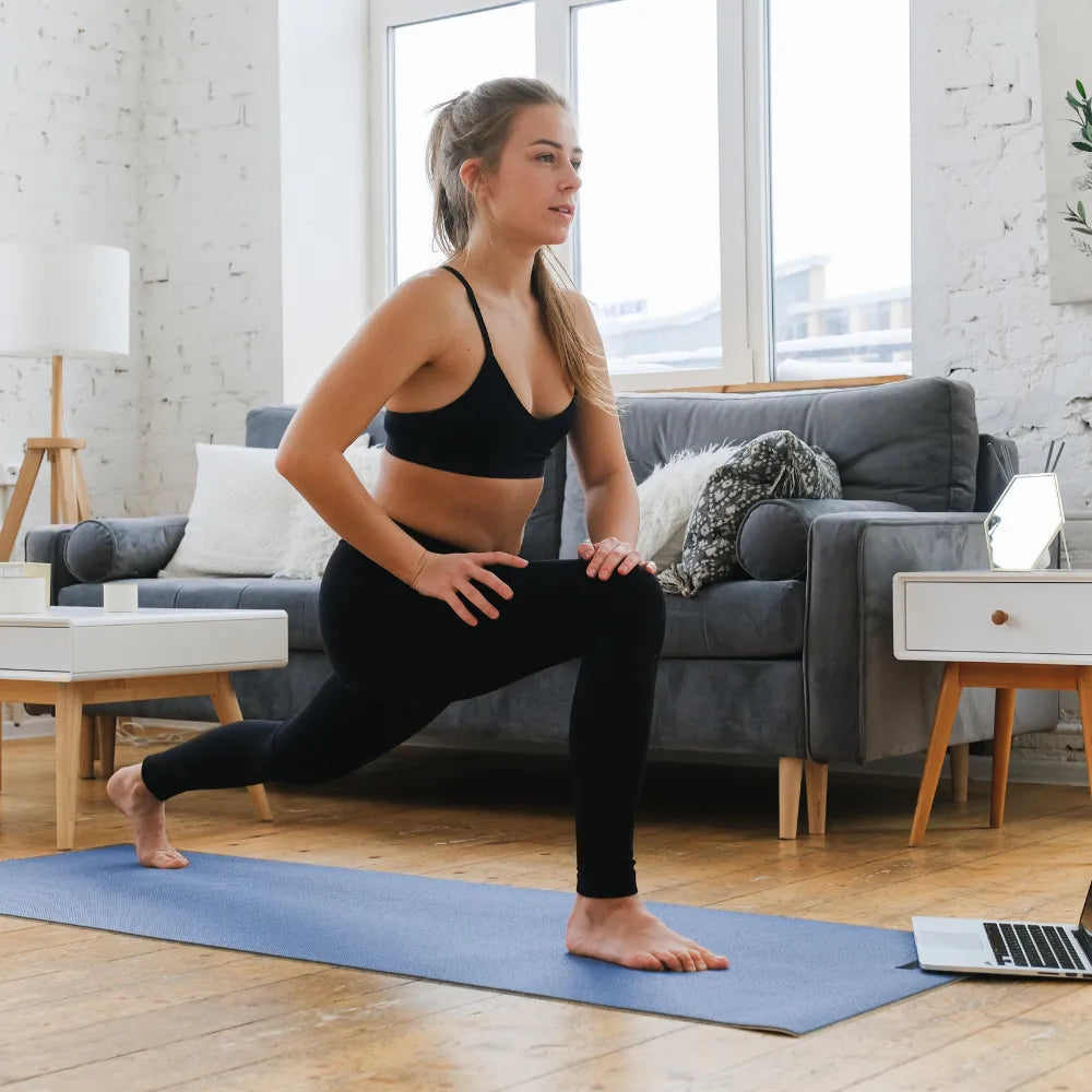 mujer con Ropa deportiva seamless en Colombia ADA™